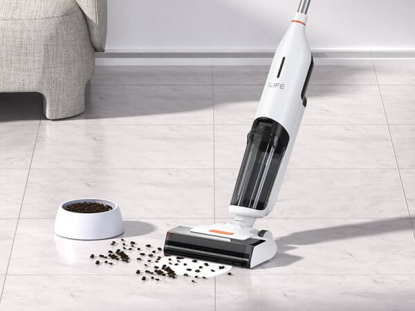 ILIFE W90 wet and dry vacuum cleaner by Dirt free spots